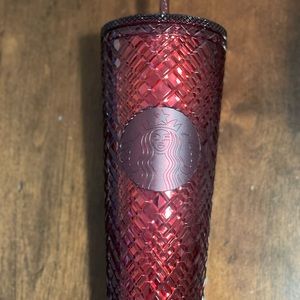 Starbucks 2022 Merlot 25 oz tumbler‎